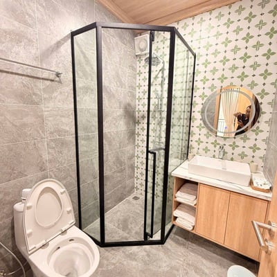 Miete einer geräumigen Villa mit Pool und Dachterrassen-Lounge, Da Nang, Vietnam